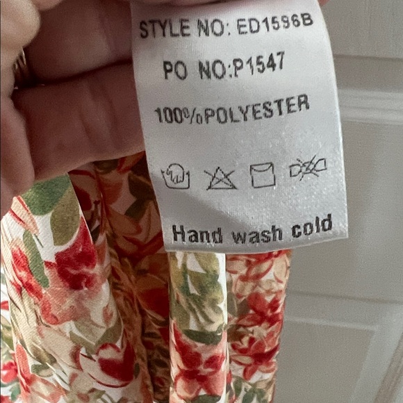 Elegant Cut out  Floral Dress - Picture 4 of 5